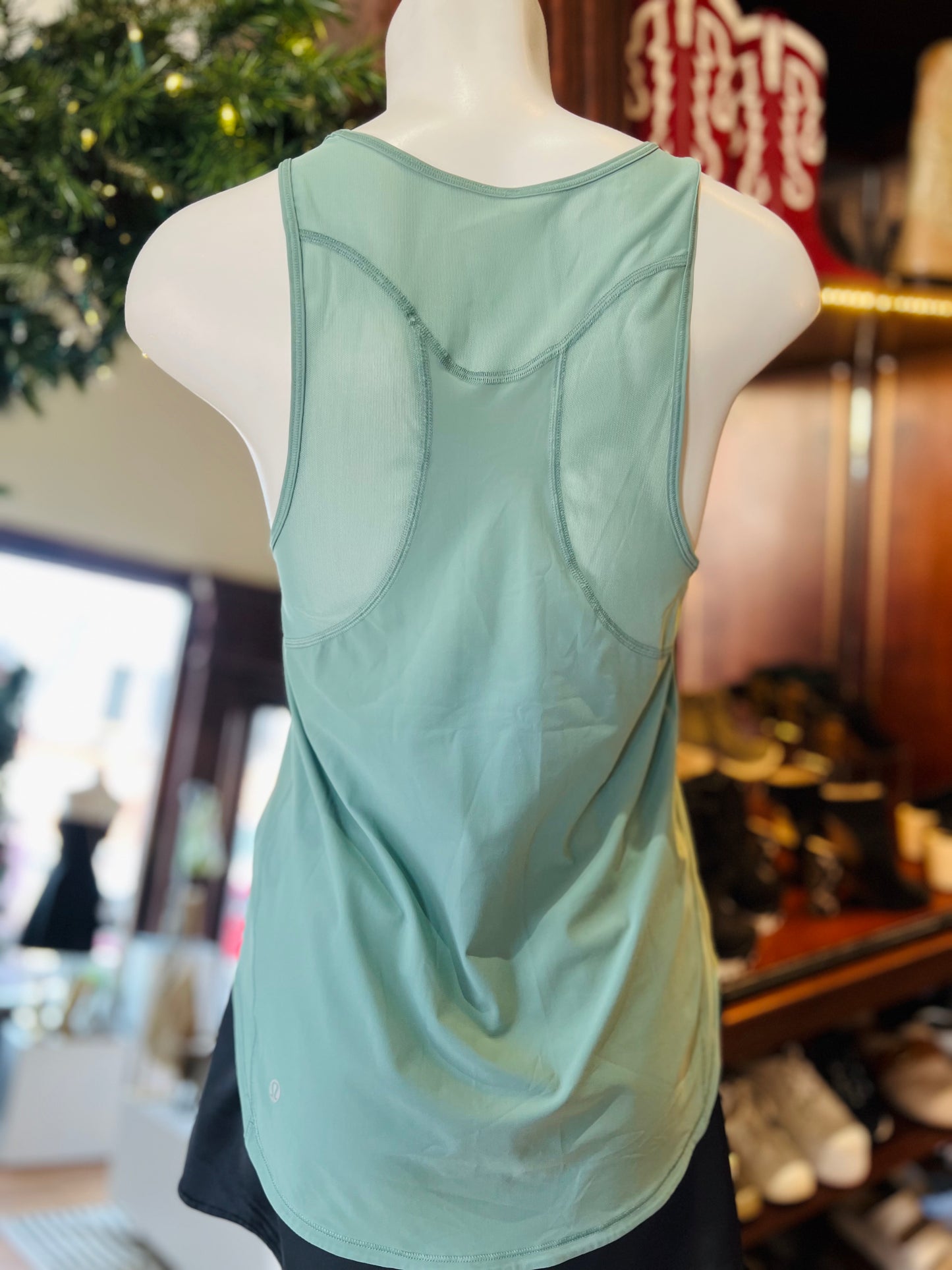 LULULEMON TANK 4