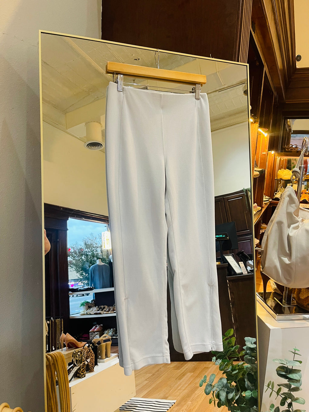 LULULEMON PANTS SIZE 8