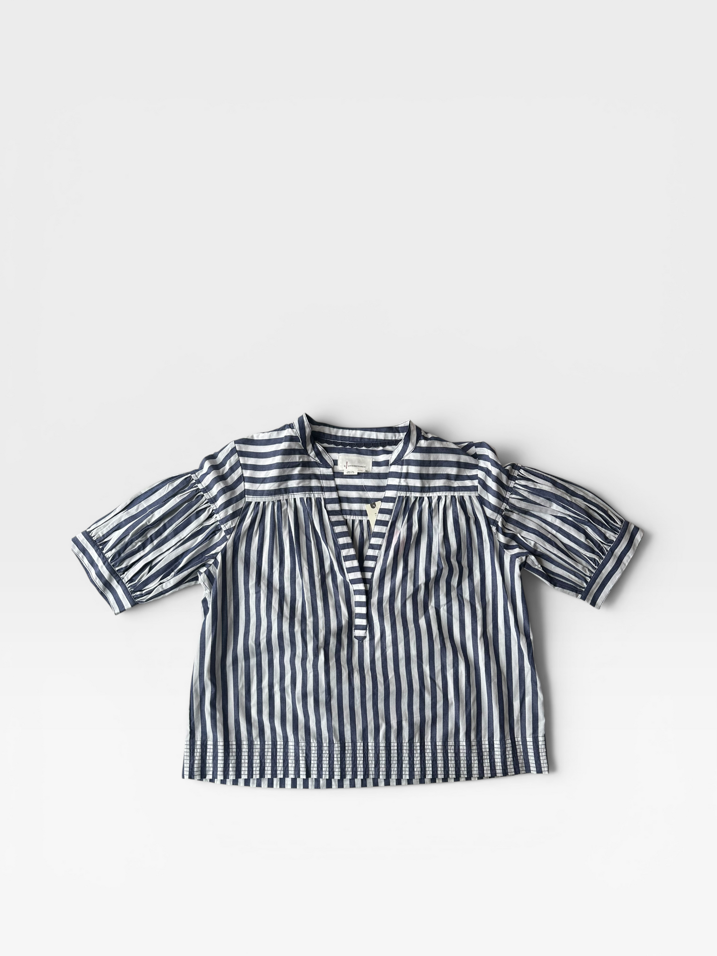 BLUE / WHITE ANTHROPOLGIE TOP (NWT $88) L