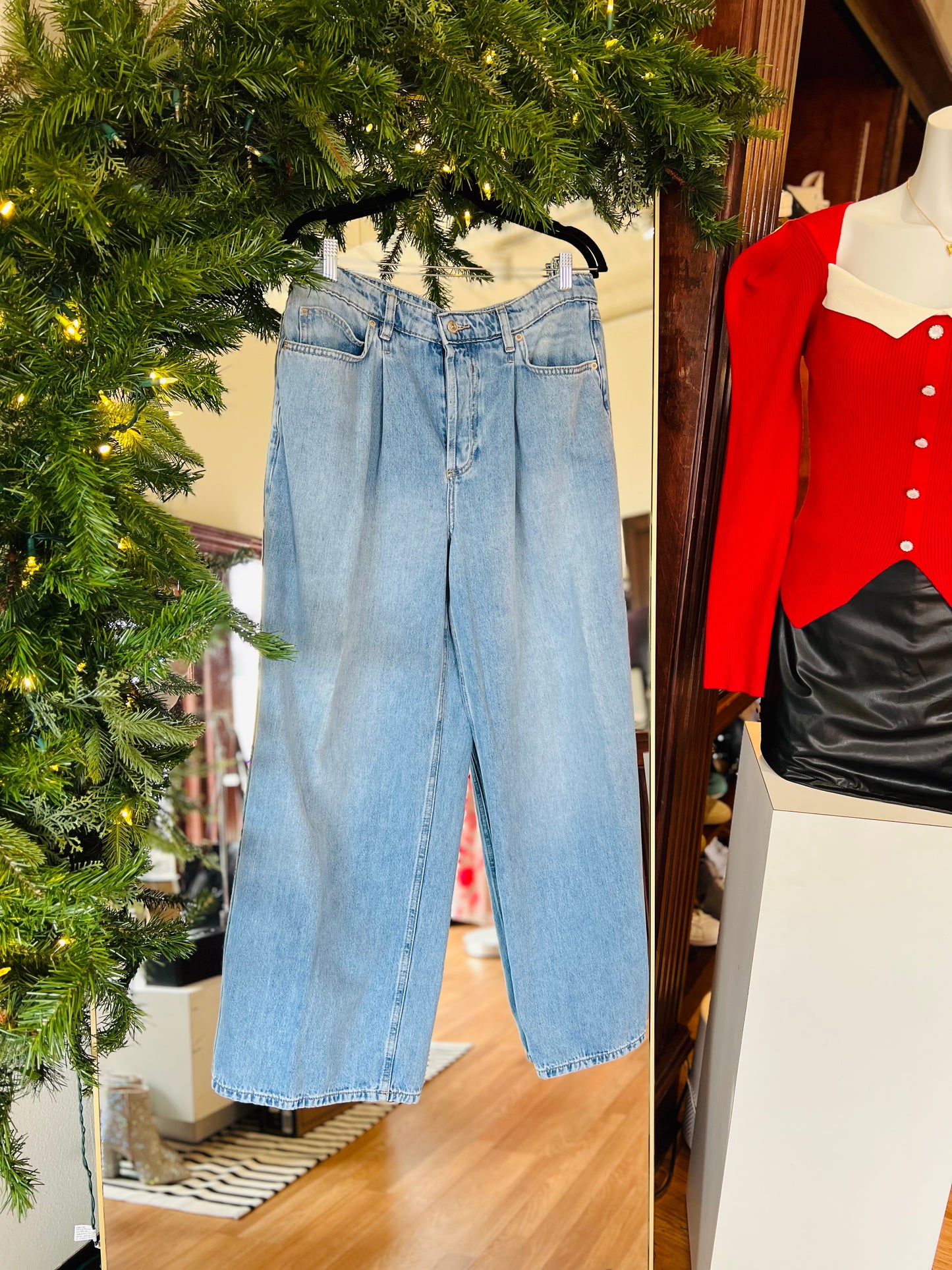 WE THE FREE JEANS 29