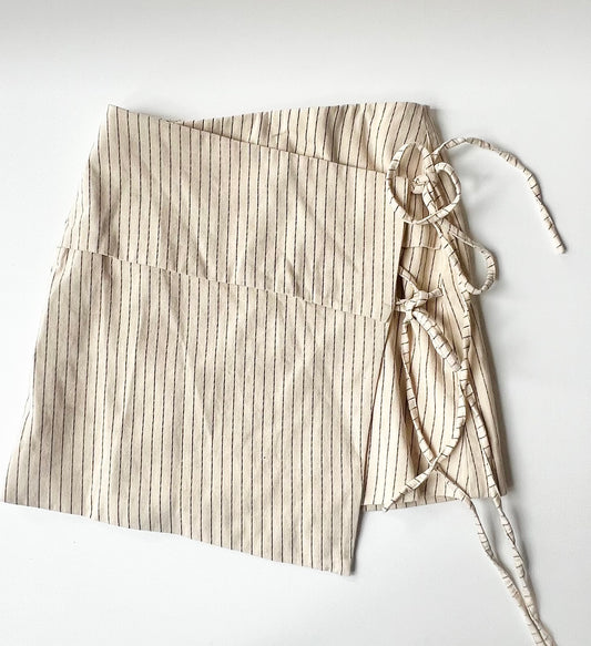 JIJI SKIRT (NWT $85) SMALL