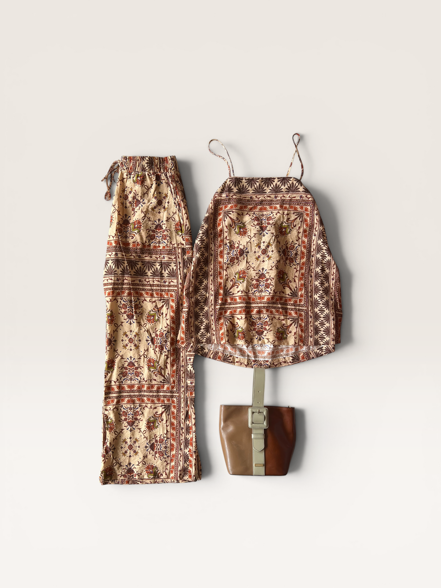 CREAM/BROWN ILLA ILLA SET (NWT $73) M