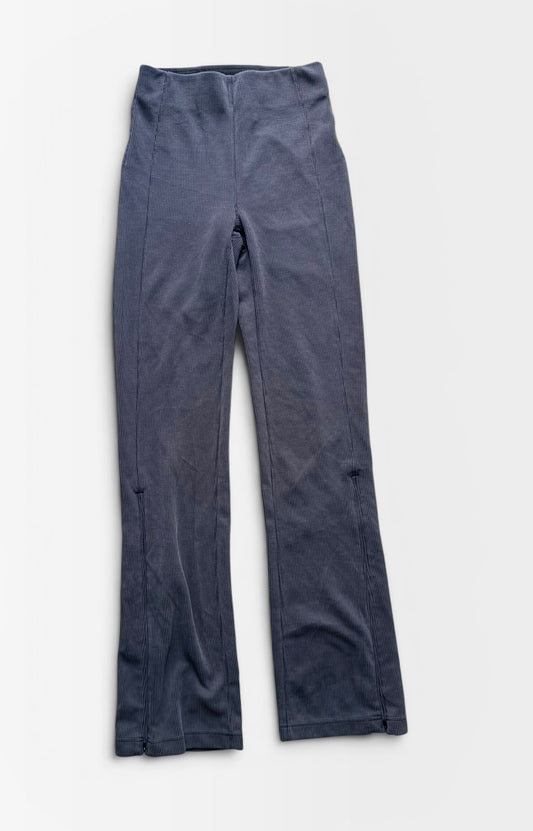 BLACK LULULEMON PANTS 2