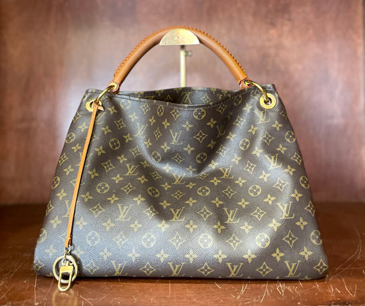 LOUIS VUITTON PURSE