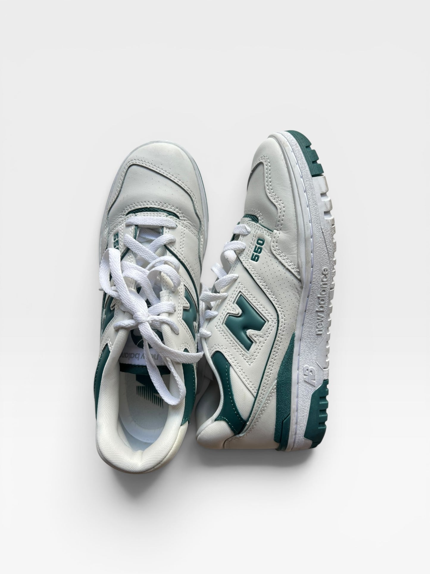 CREAM/GREEN NEW BALANCE 550 SHOES 9.5