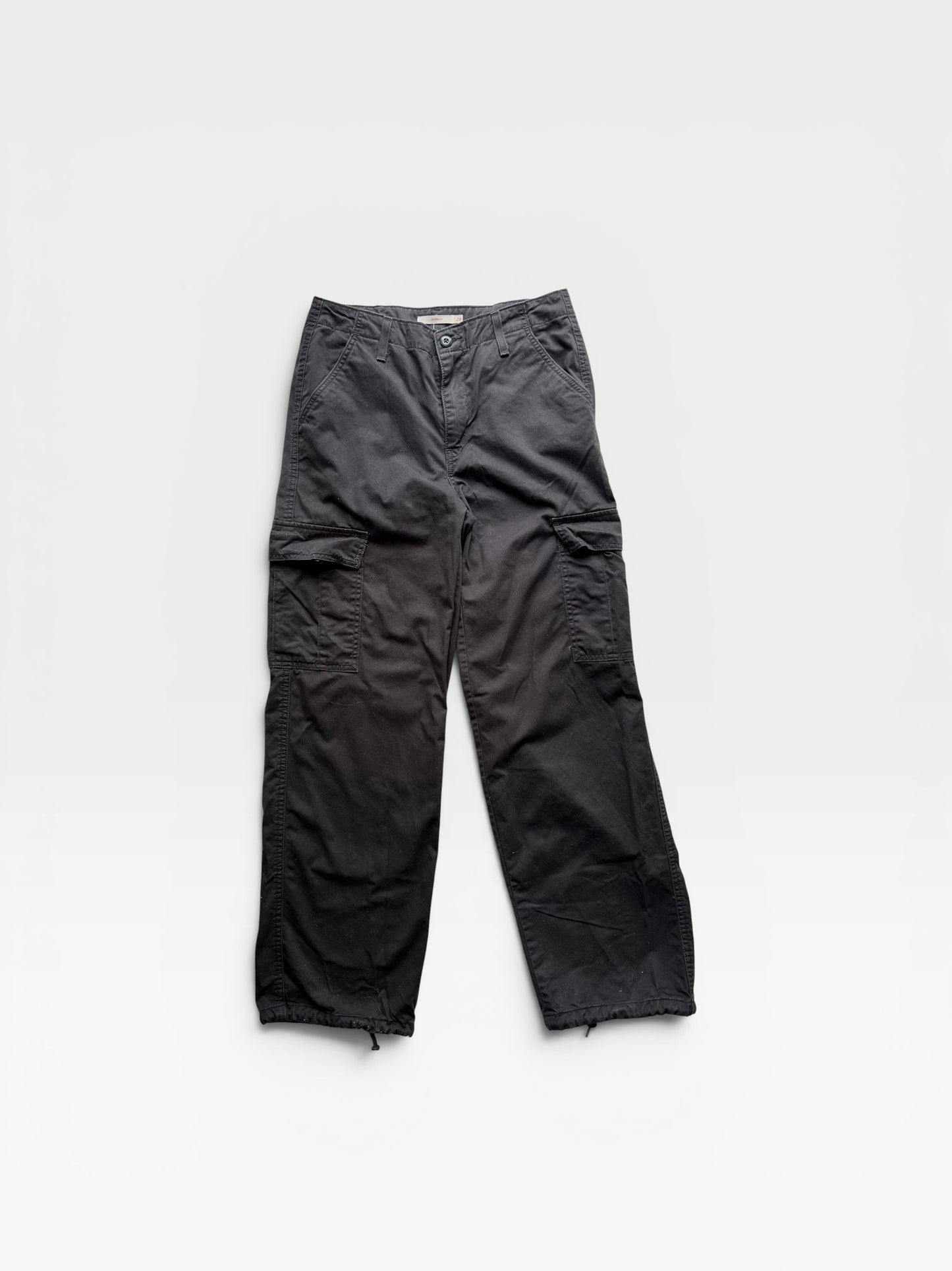 BLACK LEVI CARGO PANTS 28