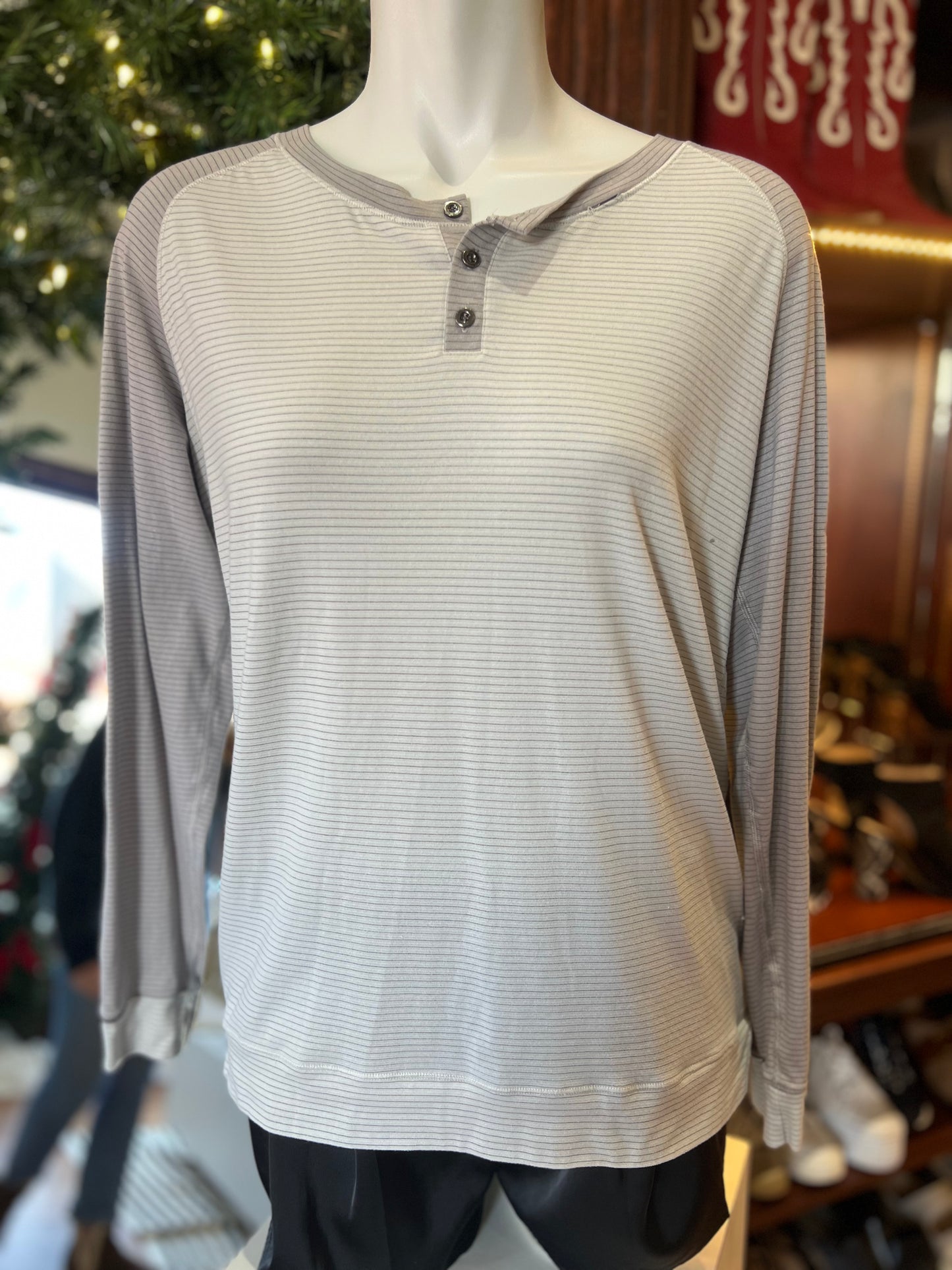LULULEMON TOP