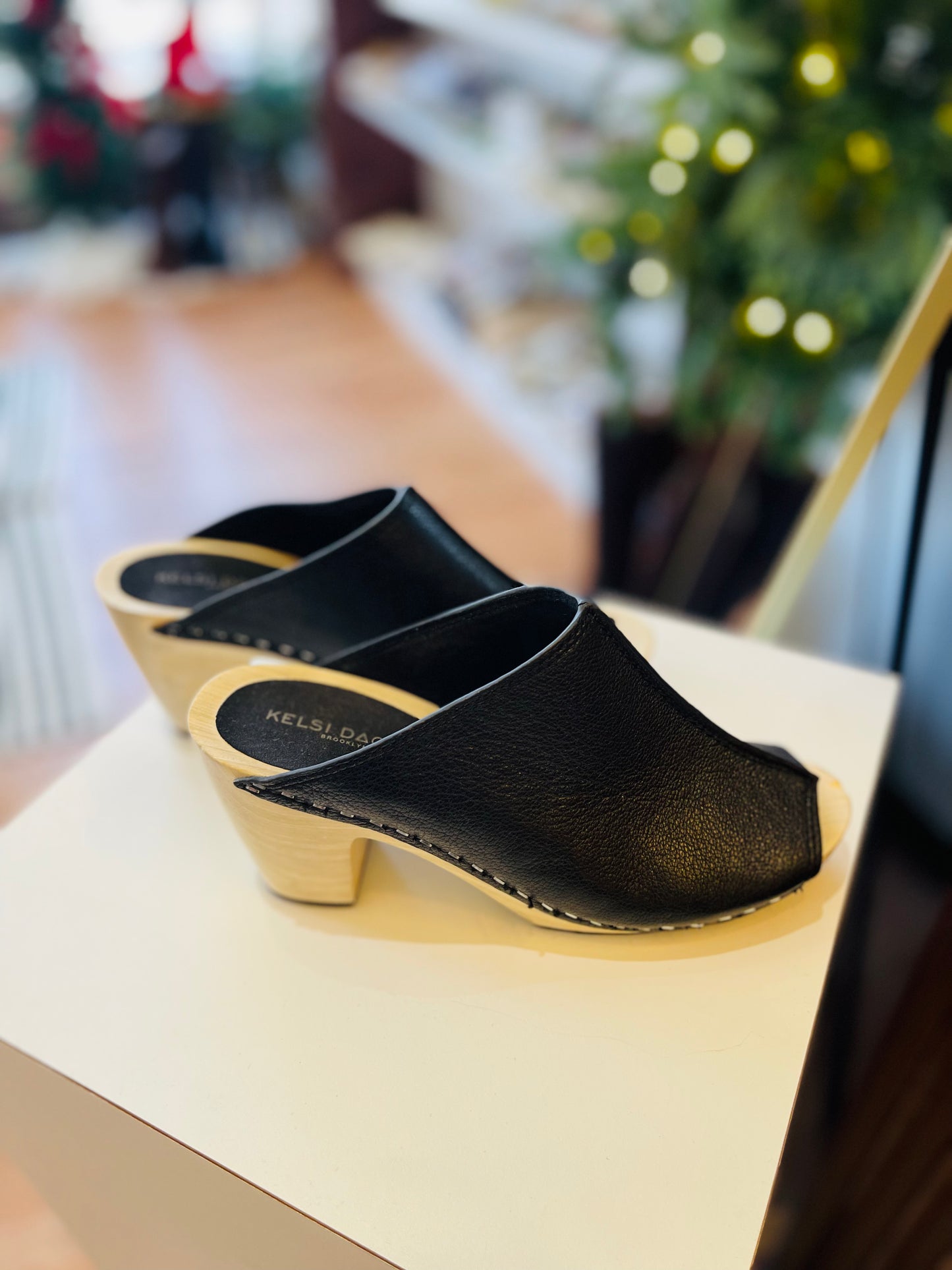 KELSI DAGGER SHOES (6)