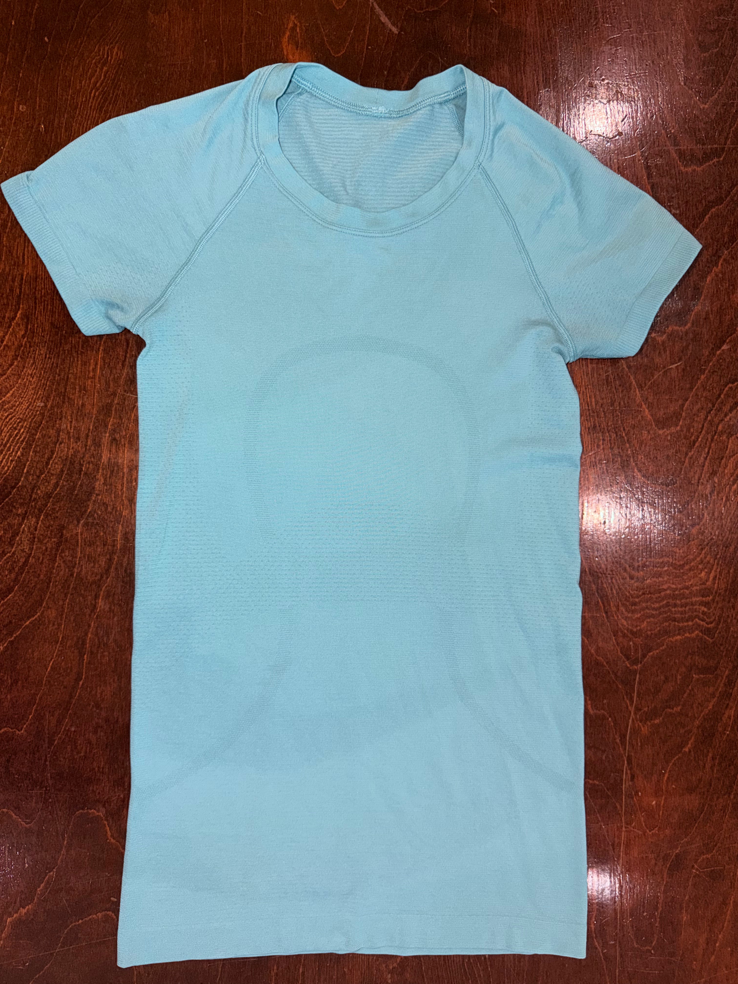 LULULEMON TEE 2