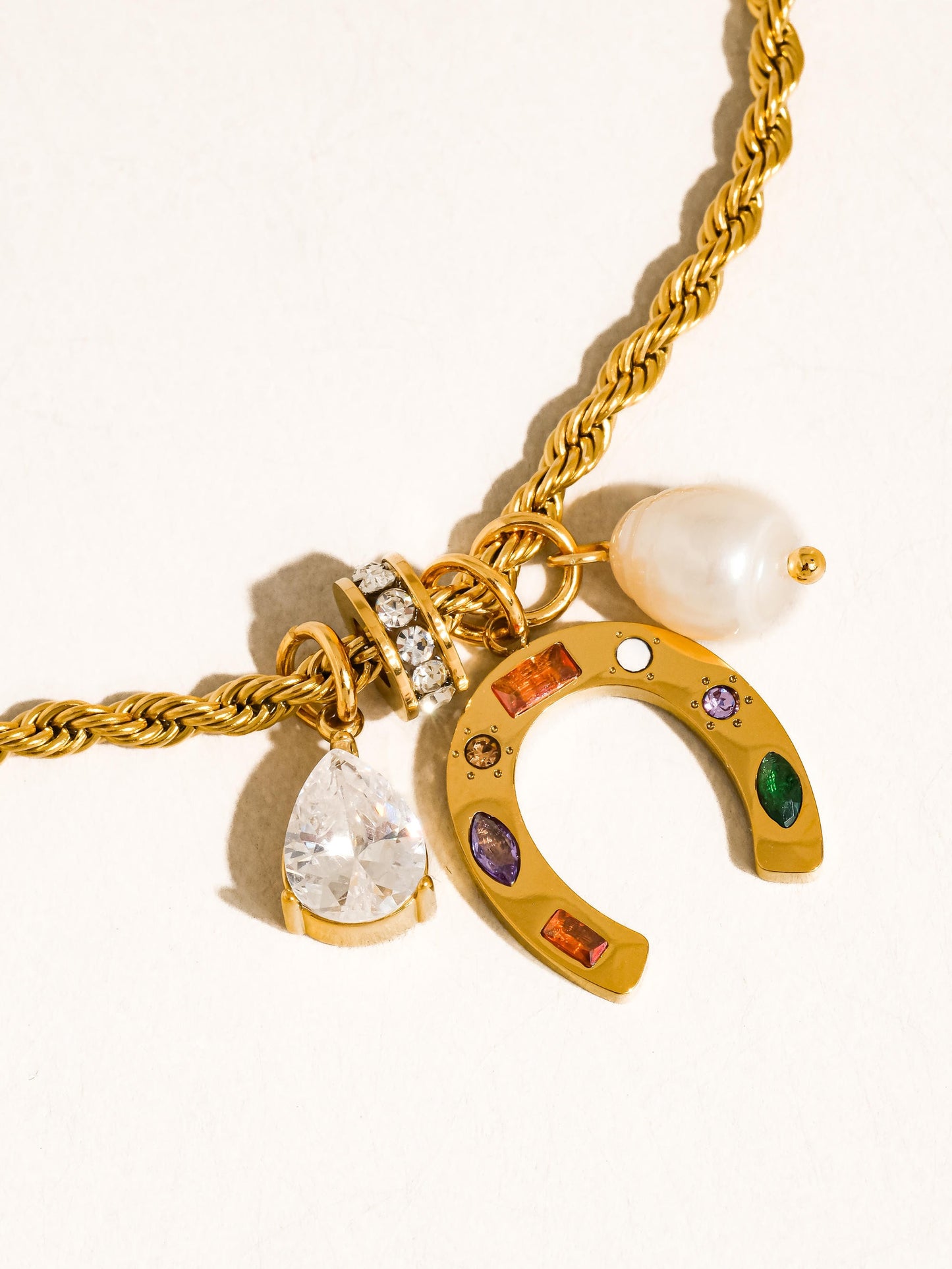 HORSESHOE CHARM NECKLACE (non-tarnish)